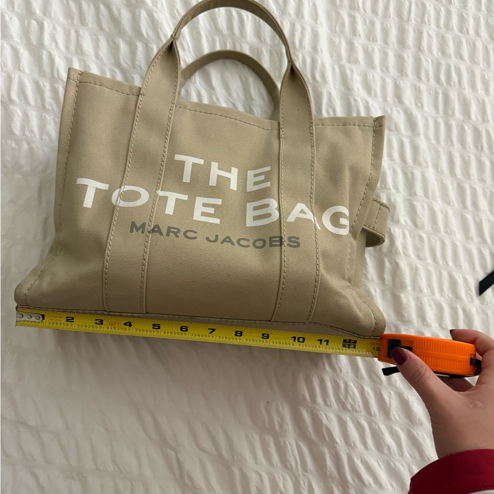 Marc Jacobs- The Canvas Medium Tote Bag
